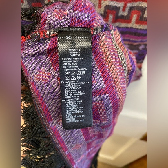 Stylish Scarf - Picture 3 of 3